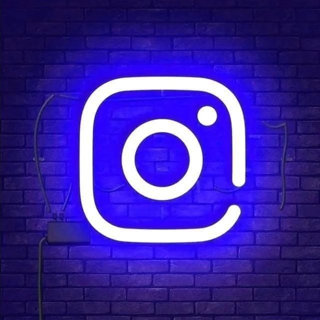 Discovering the Unique Features of Instablu